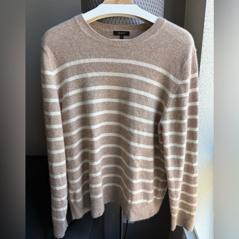Quince Mongolian Cashmere Crewneck Sweater - size XL